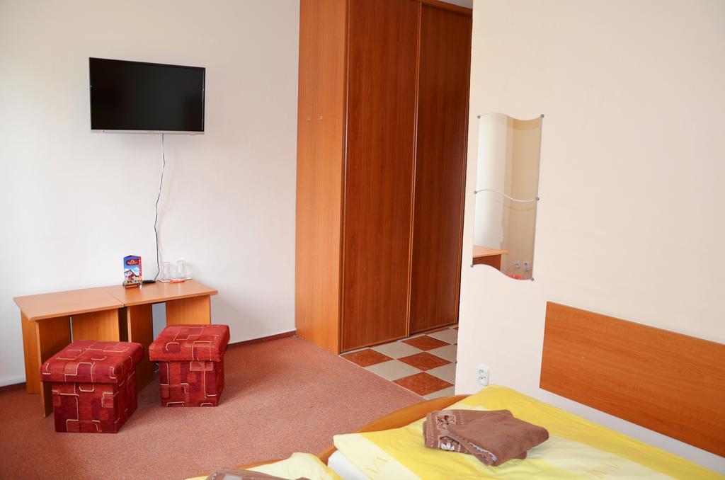 Penzion Larion Kralova Lehota エクステリア 写真
