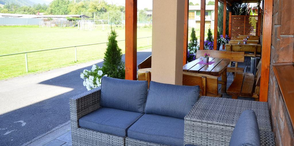 Penzion Larion Kralova Lehota エクステリア 写真